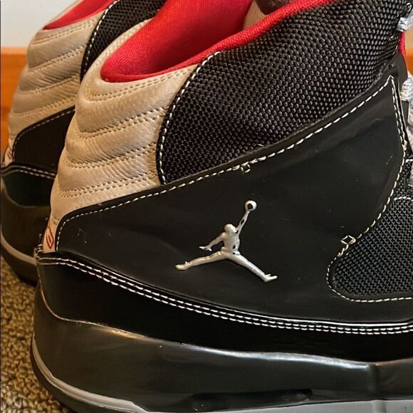 Jordan Basketball Shoes  - Picture 3 of 5